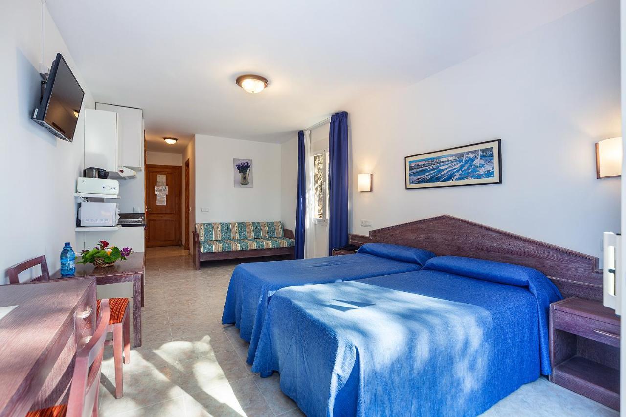 Apartamentos Cala Murada Minigolf Extérieur photo